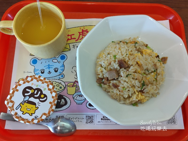 蒼龍唐玉堂餐廳的兒童餐，還有玩具可以挑唷!