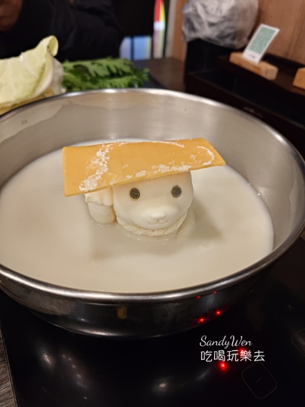 聚北海道鍋物16 聚北海道鍋物可愛熊熊下鍋泡澡囉