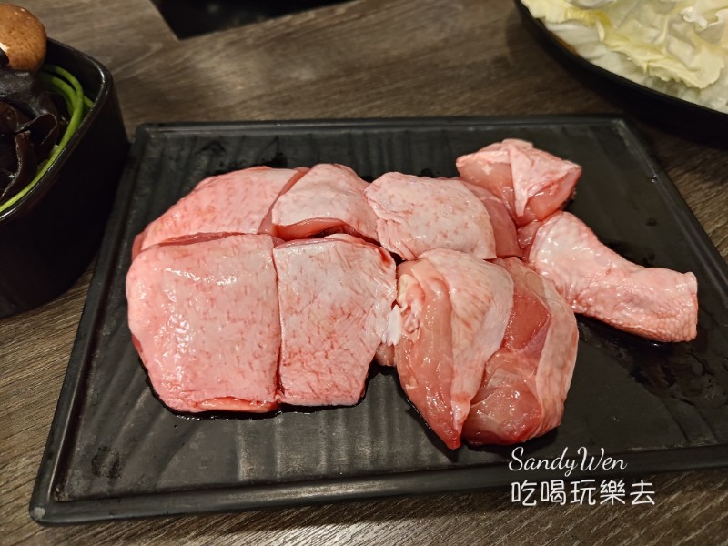 聚北海道鍋物17 聚北海道鍋物,滑嫩雞腿肉